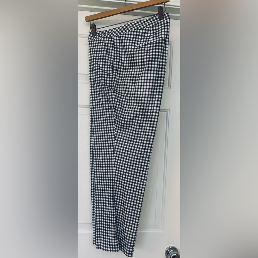 Amanda & Chelsea Women’s Checkered Crop Pants - Black and White